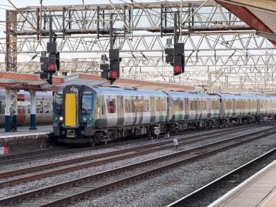 350126 at Crewe. &copy; Luivery