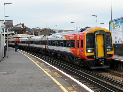 159021 at Clapham Junction. &copy; llamafish