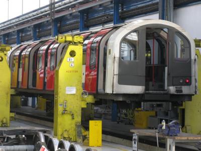 LU92090 at Hainault LU depot. &copy; Byron5574