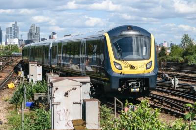 photo of 701042 at Clapham Junction