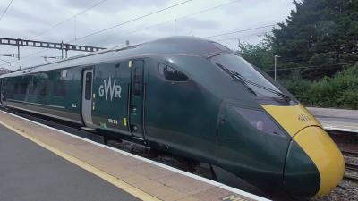 800318 at Swindon. &copy; JM-Freightliner