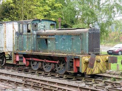 AB422 at Battlefield Line. &copy; llamafish