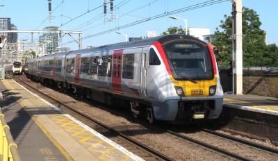 720132 at Bethnal Green. &copy; Geoff