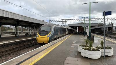 390125 at Nuneaton. &copy; Luivery