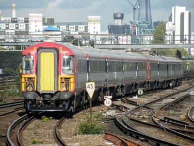 442415 at Clapham Junction. &copy; llamafish