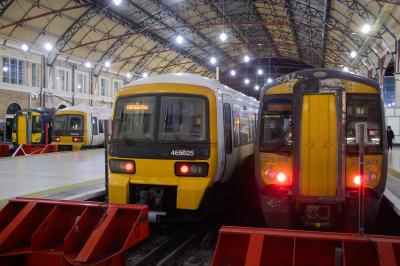 375909,465025,465048,375711 at London Victoria. &copy; Zain