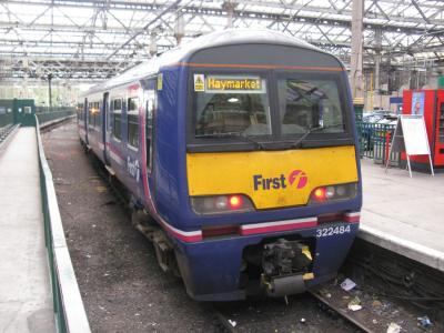 322484 at Edinburgh Waverley. &copy; Byron5574