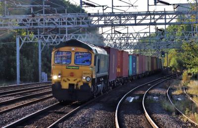 66547 at Rugeley Trent Valley. &copy; stevexos
