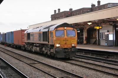 66775 at Leamington Spa. &copy; Gary37401