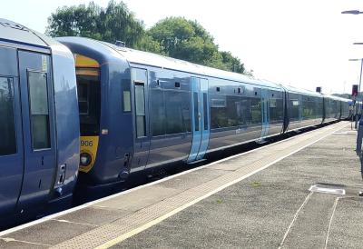 375906 at Tonbridge. &copy; Geoff