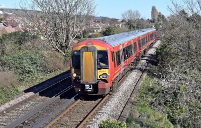 photo of 387211 at Portchester