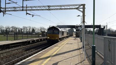 66423 at Cheddington. &copy; Luivery