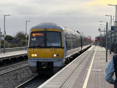 168001 at Bicester North. &copy; Luivery