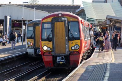 photo of 387207 at Clapham Junction
