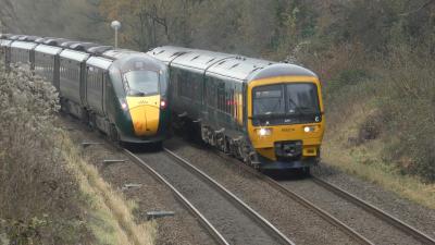 802107,166214 at Keynsham. &copy; GWRailFan