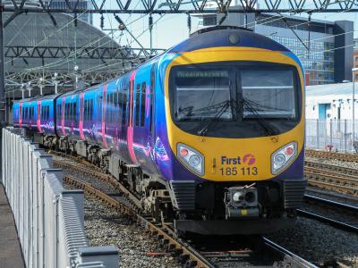 185113 at Manchester Piccadilly. &copy; llamafish