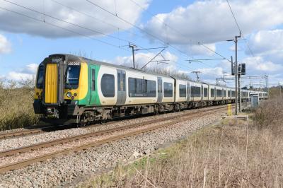 350260 at Kingsthorpe. &copy; llamafish