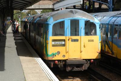 483006 at Ryde St Johns Road. &copy; Byron5574