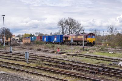 66024 at Didcot Parkway. &copy; Shotts