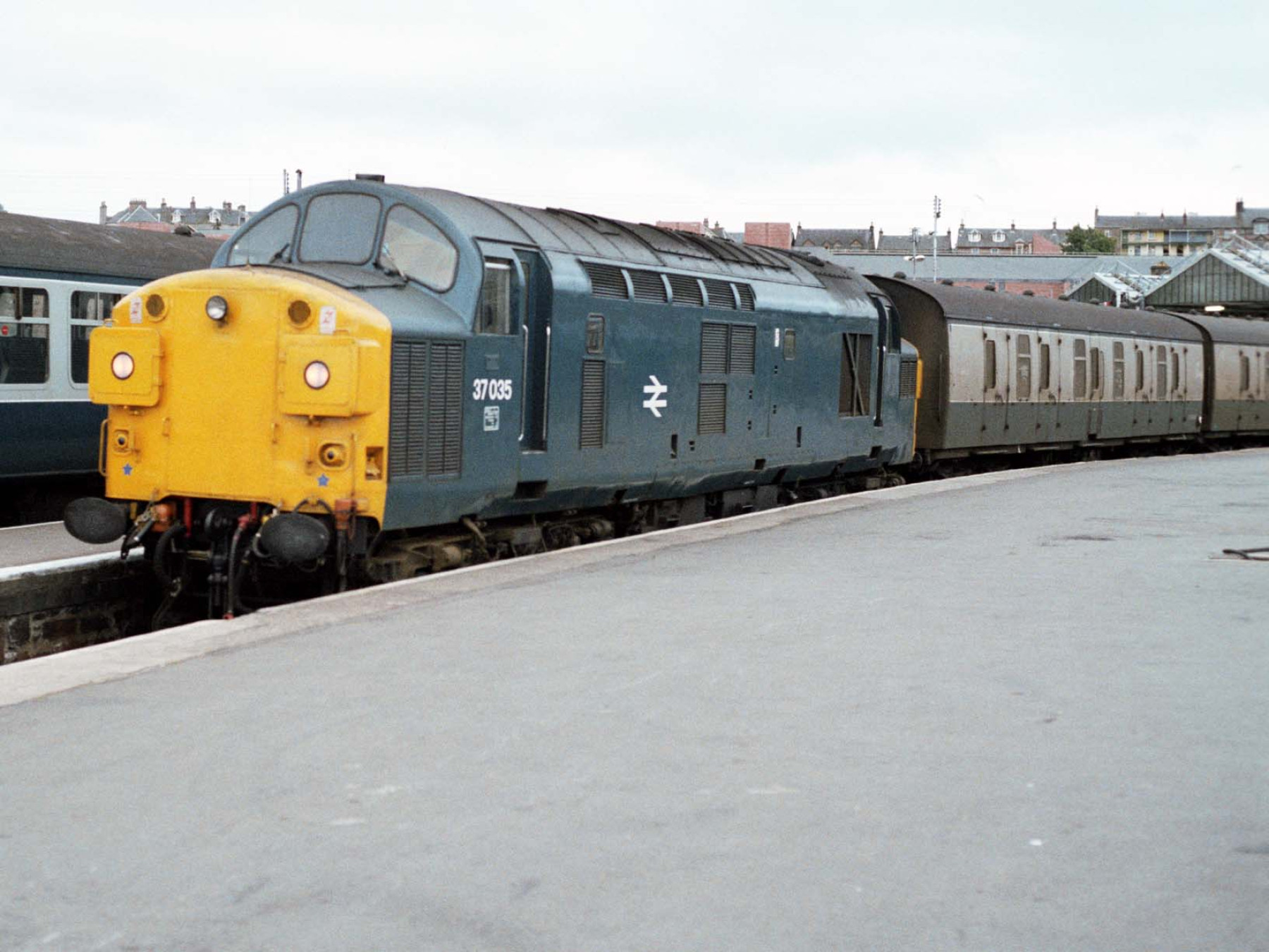 Photo of 37035 at Inverness — trainlogger