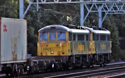 86613 at Rugeley Trent Valley. &copy; stevexos