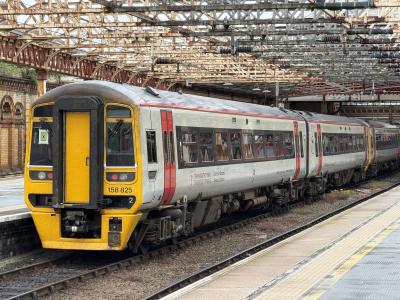 158825 at Crewe. &copy; Luivery