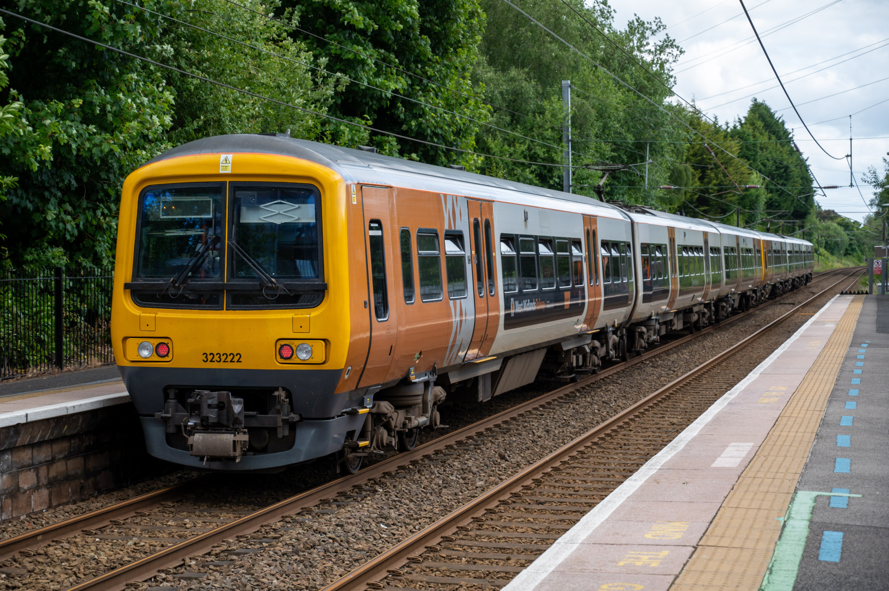 Photo of 323222 at Selly Oak — trainlogger