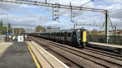350123 at Northampton. &copy; Luivery