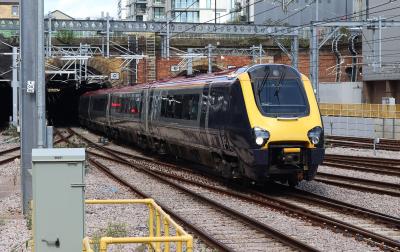 221143 at London Kings Cross. &copy; railwork
