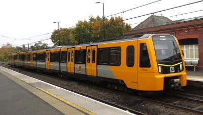 555020 at West Jesmond (Tyne & Wear Metro). &copy; Geoff