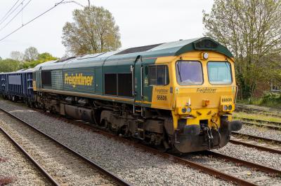 photo of 66606 at Bristol Parkway