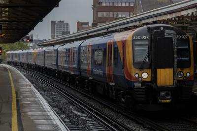 450027 at Basingstoke. &copy; Harry Bennellick