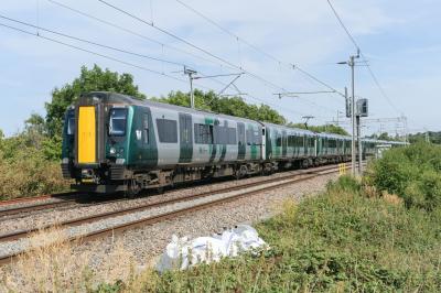 350105 at Kingsthorpe. &copy; llamafish