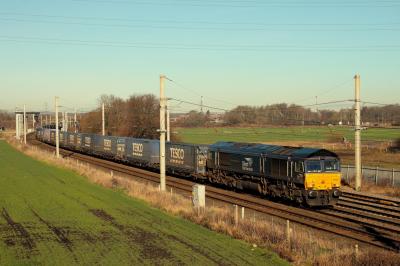 66424 at Winwick. &copy; stevexos