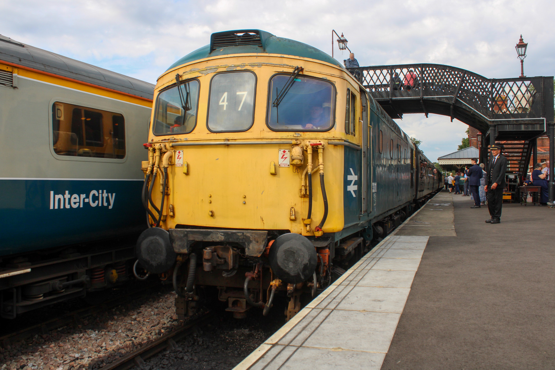 Photo of 33111 at Bluebell Railway — trainlogger