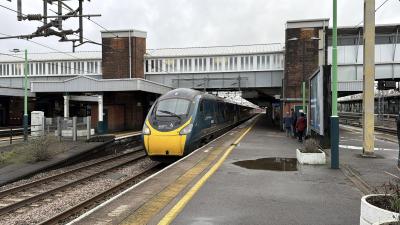 390155 at Nuneaton. &copy; Luivery