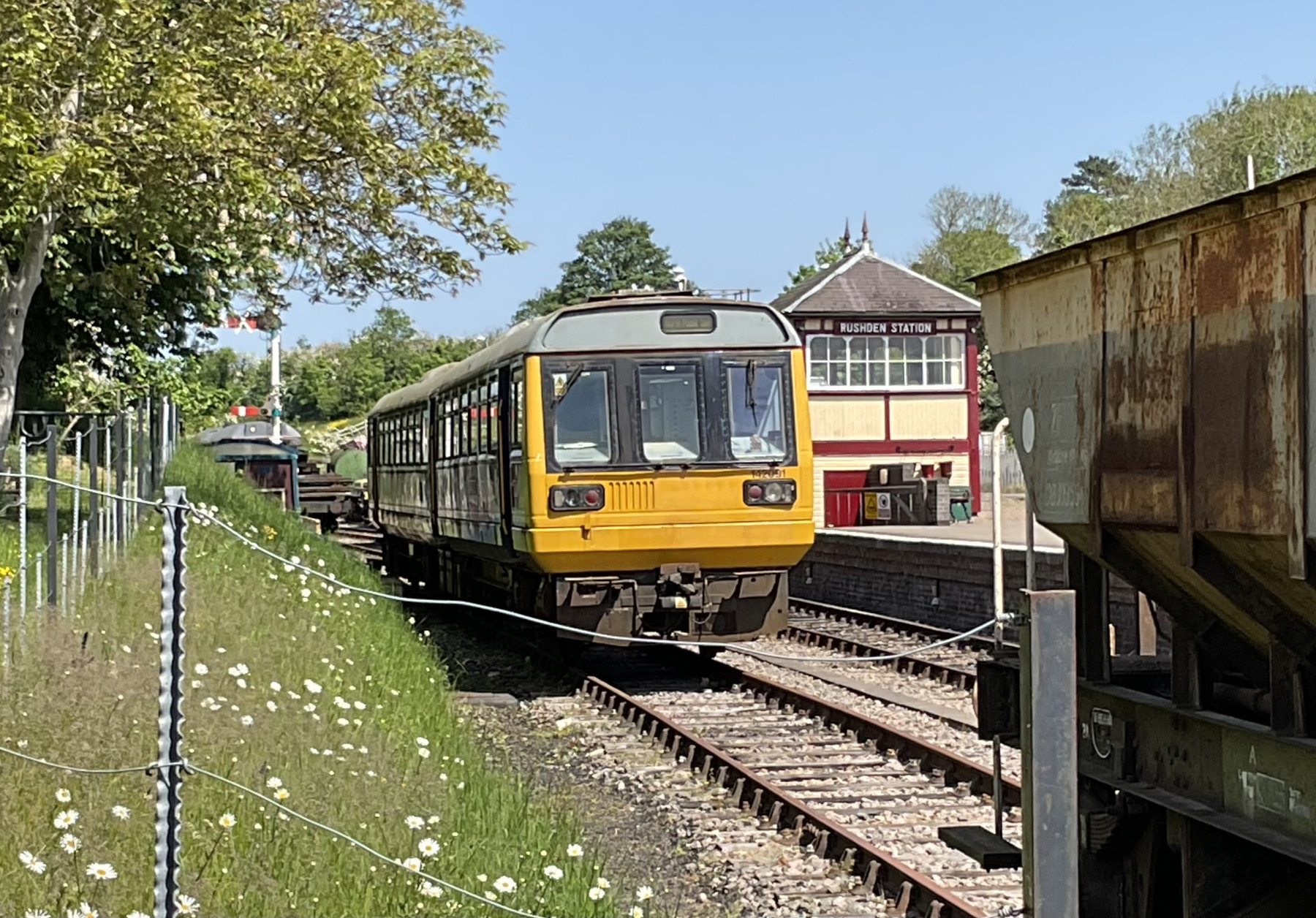 Photo of 142091 at Rushden, Higham & Wellingborough Railway — trainlogger