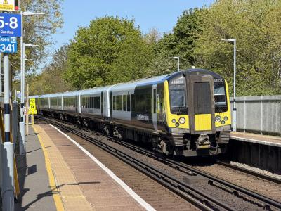 444024 at Southampton Airport Parkway. &copy; Luivery