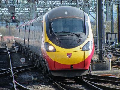 390019 at Manchester Piccadilly. &copy; llamafish