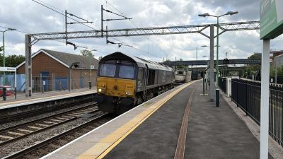 66425 at Wolverton. &copy; Luivery