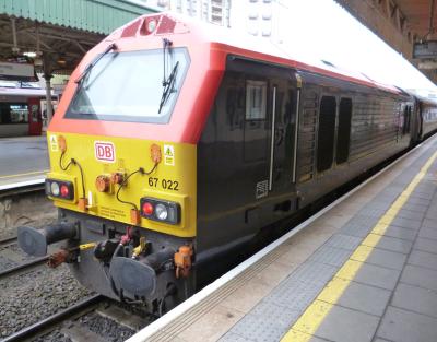 67022 at Cardiff Central. &copy; BigKev