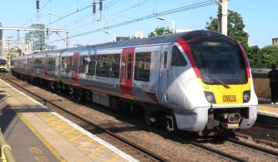 720130 at Bethnal Green. &copy; Geoff