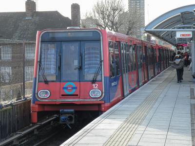 DLR 12 at Shadwell. &copy; llamafish