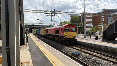 66093 at Wolverton. &copy; Luivery