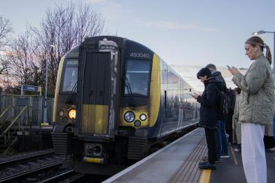 450040 at Earlsfield. &copy; Zain