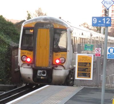 387302 at East Croydon. &copy; Geoff