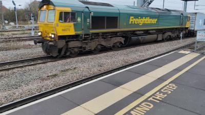 66572 at Peterborough. &copy; Geoff