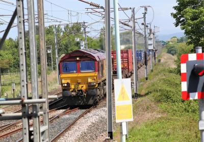 66161 at Hest Bank Level Crossing. &copy; stevexos