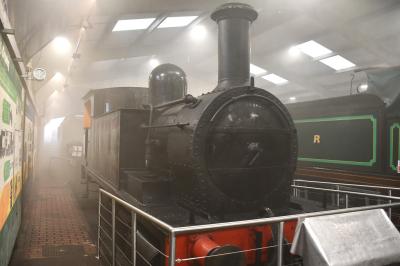 27505 steam at Bluebell Railway - Sheffield Park. &copy; MJM