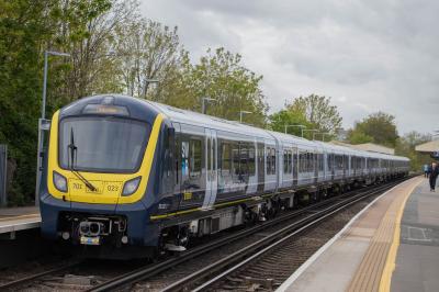 701023 at Earlsfield. &copy; Zain
